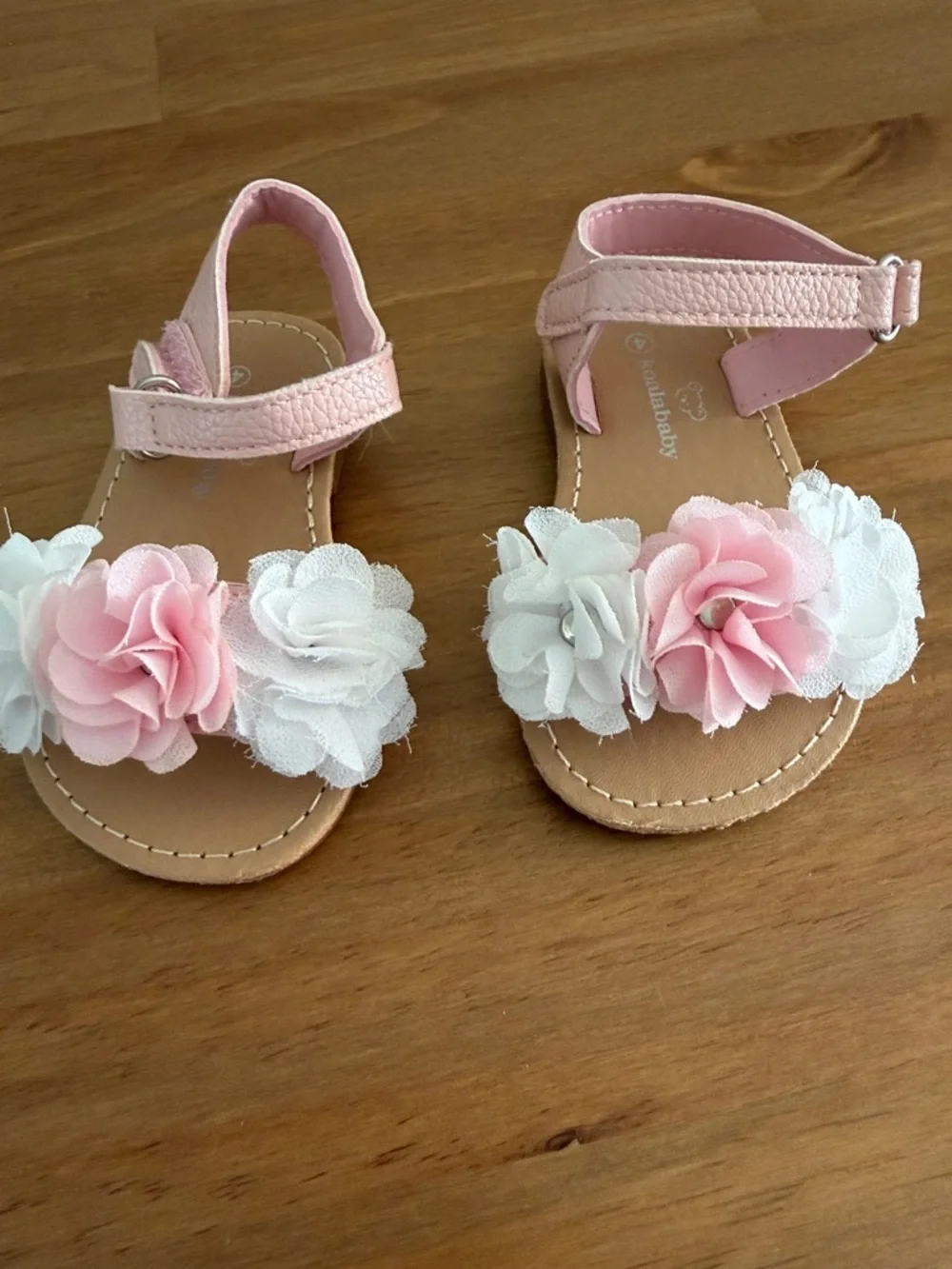 Toddler Pink & White Flower Strap Sandals Size 4 Baby